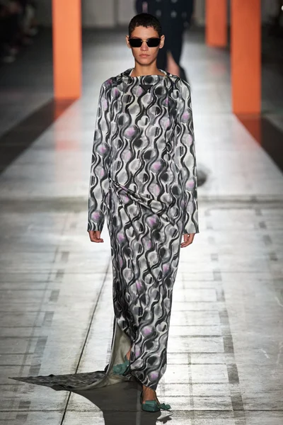 Look 48
